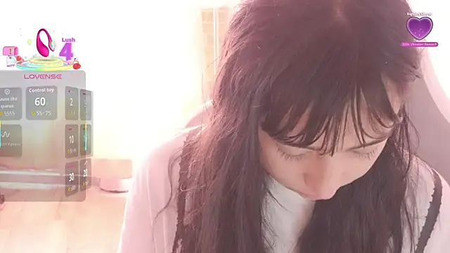 Snapshot of emitaa17228o chatting on 06/15/26, 07:02 emitaa17228o online show from 06/15/26, 07:02