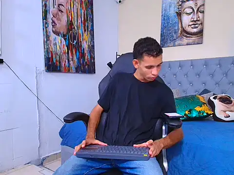 Snapshot of tonny_23cm_ chatting on 09/08/25, 06:51 tonny 23cm online show from 09/08/25, 06:51
