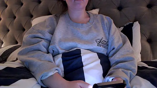 Sandysecret online show from 11/18/25, 08:01