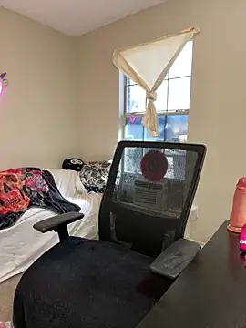 Snapshot of MsStrawbooty chatting on 12/31/24, 06:46 MsStrawbooty online show from 12/31/24, 06:46