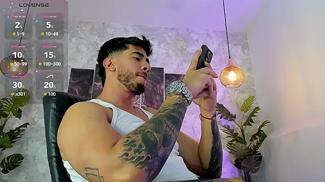 Snapshot of Nate_franco chatting on 01/14/26, 04:05 Nate franco online show from 01/14/26, 04:05