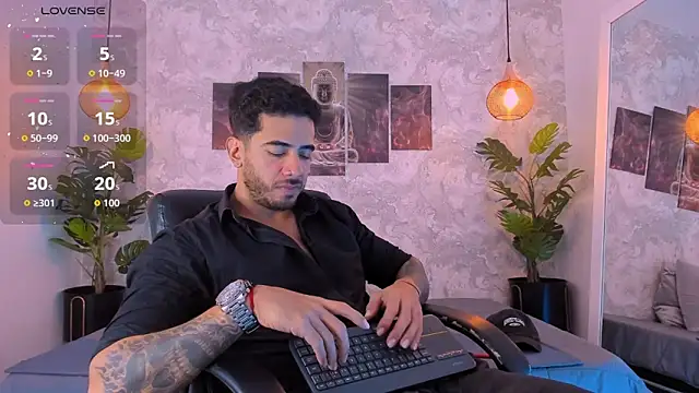 Snapshot of Nate_franco chatting on 12/21/25, 02:13 Nate franco online show from 12/21/25, 02:13