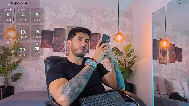 Snapshot of Nate_franco chatting on 12/22/25, 04:23 Nate franco online show from 12/22/25, 04:23