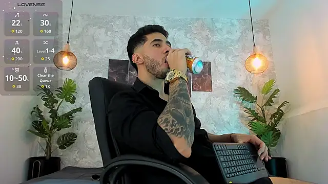 Snapshot of Nate_franco chatting on 02/28/26, 03:28 Nate franco online show from 02/28/26, 03:28