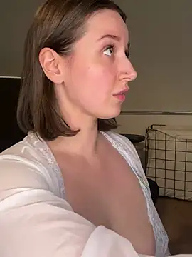 Snapshot of nerdynina chatting on 02/04/25, 03:44 nerdynina online show from 02/04/25, 03:44