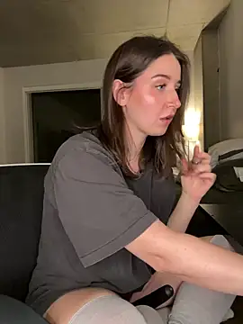 nerdynina online show from 11/08/25, 10:24