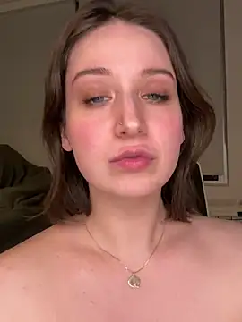 Snapshot of nerdynina chatting on 02/07/25, 12:31 nerdynina online show from 02/07/25, 12:31