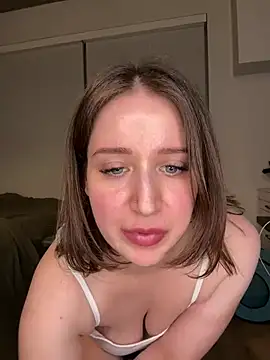 Snapshot of nerdynina chatting on 02/18/25, 01:21 nerdynina online show from 02/18/25, 01:21