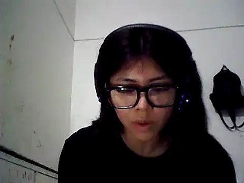 Snapshot of chinanochina chatting on 03/21/25, 03:55 chinanochina online show from 03/21/25, 03:55