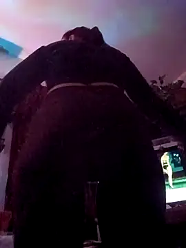 valleyoneofakind online show from 10/24/25, 06:12