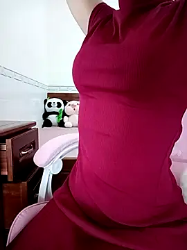    Erin    online show from 10/04/25, 03:41