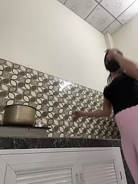    Erin    online show from 02/22/26, 03:42