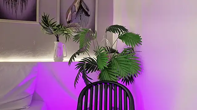 samanthaevanss1 online show from 04/17/26, 03:09