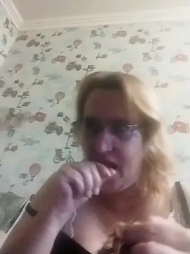 Forest-Lady online show from 10/25/25, 11:42