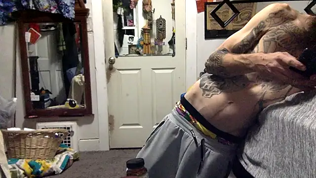 Snapshot of Robriguezxxx chatting on 03/14/25, 01:37 Robriguezxxx online show from 03/14/25, 01:37