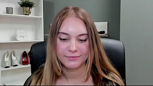 kitty valeria online show from 10/12/25, 07:04