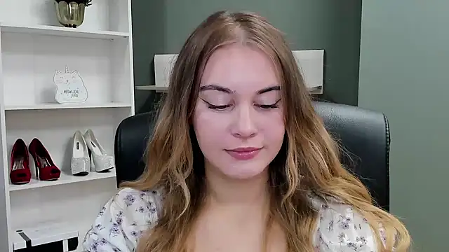 kitty valeria online show from 11/06/25, 10:03