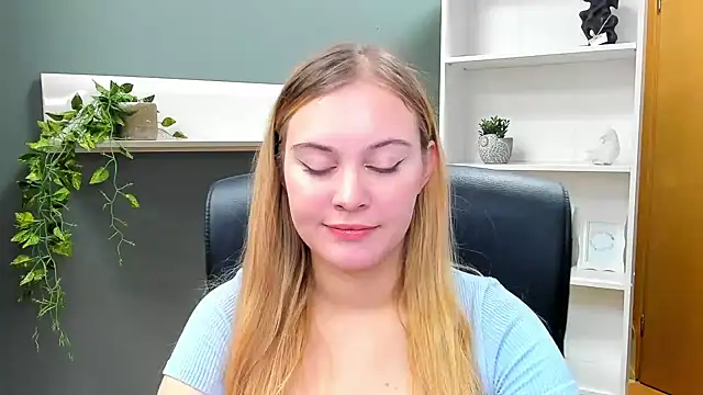 kitty valeria online show from 01/18/25, 09:02