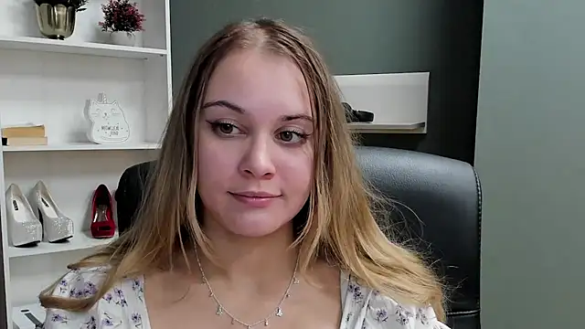 kitty valeria online show from 12/14/25, 07:52