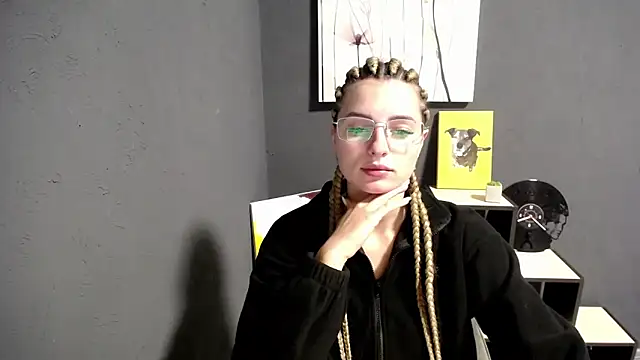 lady olivia  online show from 10/16/25, 02:03