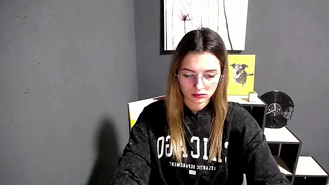 Snapshot of lady_olivia_ chatting on 11/13/25, 04:44 lady olivia online show from 11/13/25, 04:44