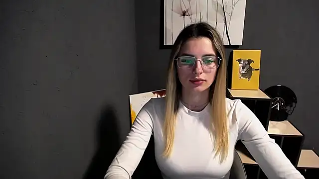 lady olivia  online show from 05/11/26, 12:50