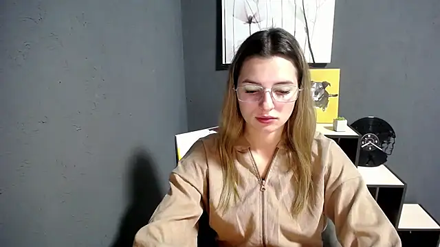 lady olivia  online show from 10/07/25, 05:14