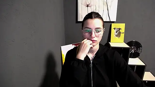 lady olivia  online show from 05/15/26, 12:36