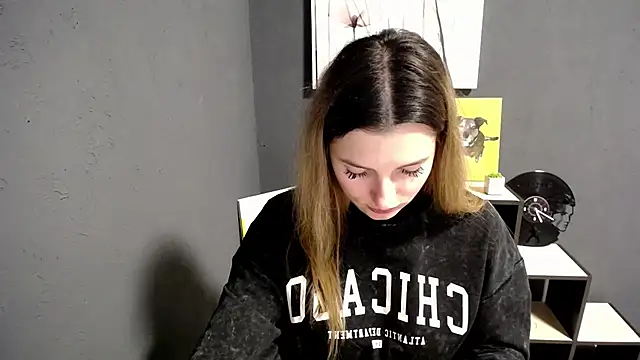 Snapshot of lady_olivia_ chatting on 11/04/25, 02:54 lady olivia online show from 11/04/25, 02:54