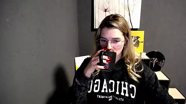 lady olivia  online show from 02/13/26, 05:24