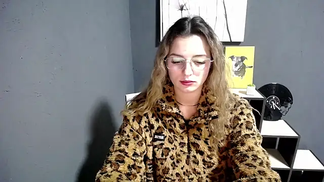 Snapshot of lady_olivia_ chatting on 10/29/25, 05:12 lady olivia online show from 10/29/25, 05:12