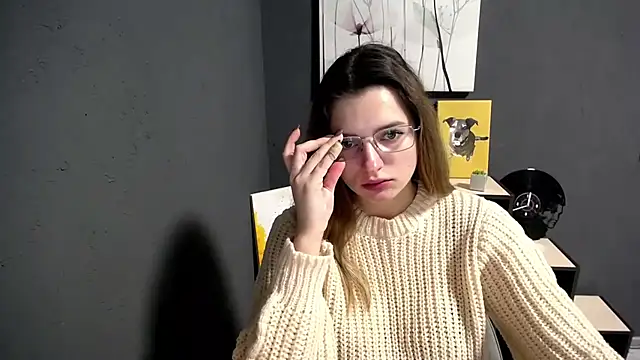 Snapshot of lady_olivia_ chatting on 12/17/25, 01:27 lady olivia online show from 12/17/25, 01:27