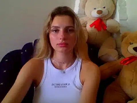 Snapshot of lady_olivia_ chatting on 07/16/26, 08:00 lady olivia online show from 07/16/26, 08:00