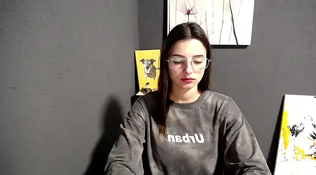 lady olivia  online show from 02/17/25, 01:33