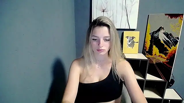 Snapshot of lady_olivia_ chatting on 06/25/26, 12:32 lady olivia online show from 06/25/26, 12:32