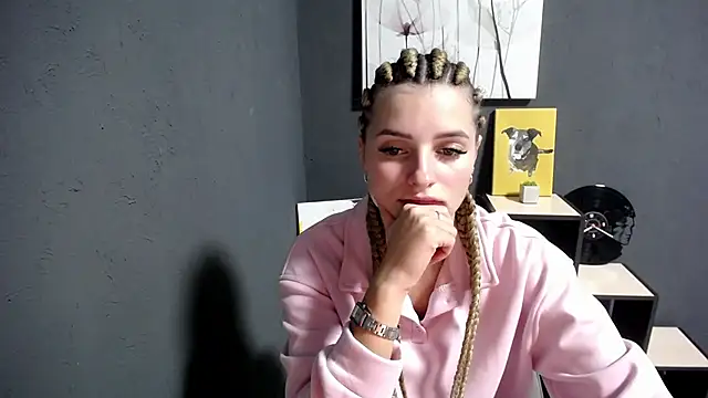 lady olivia  online show from 10/14/25, 03:34