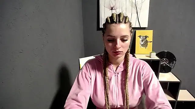 lady olivia  online show from 10/15/25, 03:53
