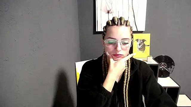 lady olivia  online show from 10/13/25, 02:29
