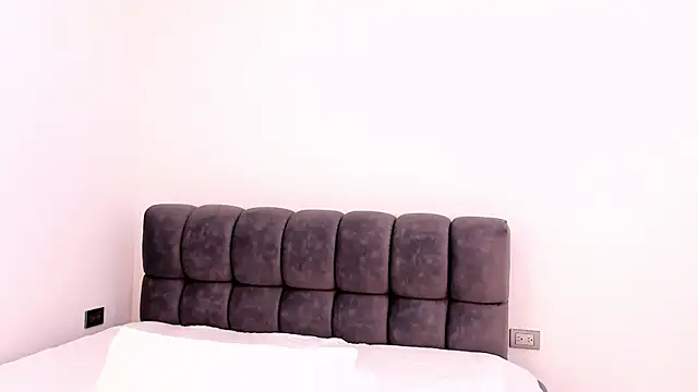 Alisson zambrano online show from 07/11/26, 07:58