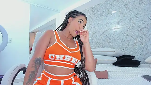 Snapshot of ximena_case chatting on 09/10/25, 12:15 ximena case online show from 09/10/25, 12:15