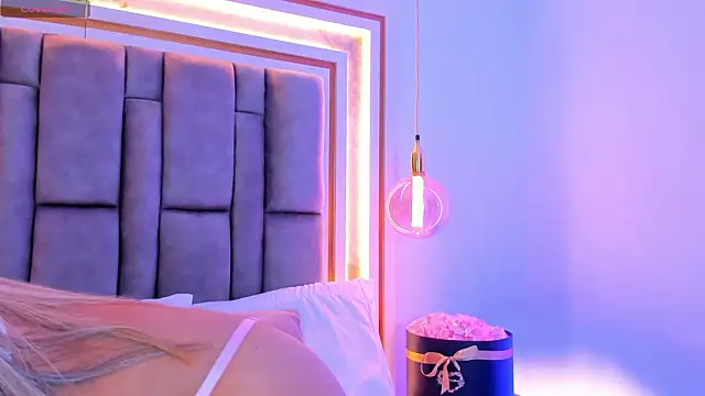 Snapshot of elianabrown chatting on 02/26/26, 12:10 elianabrown online show from 02/26/26, 12:10