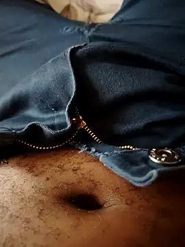 Snapshot of TornadoStorm35 chatting on 11/11/25, 11:16 TornadoStorm35 online show from 11/11/25, 11:16