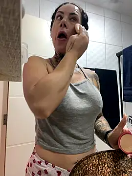 Snapshot of YasmimBrasil chatting on 11/01/25, 08:41 YasmimBrasil online show from 11/01/25, 08:41