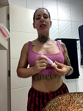 Snapshot of YasmimBrasil chatting on 10/28/25, 08:46 YasmimBrasil online show from 10/28/25, 08:46