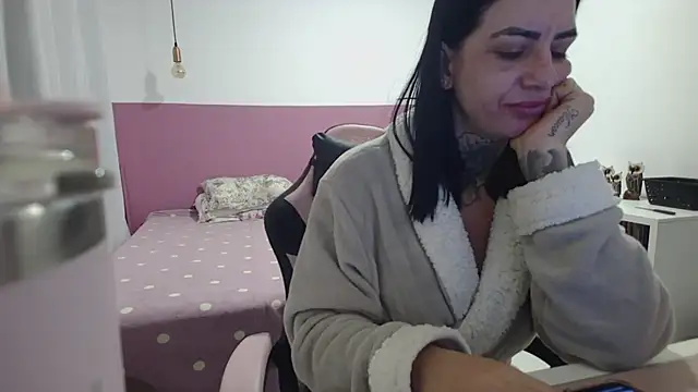YasmimBrasil online show from 07/18/26, 06:33