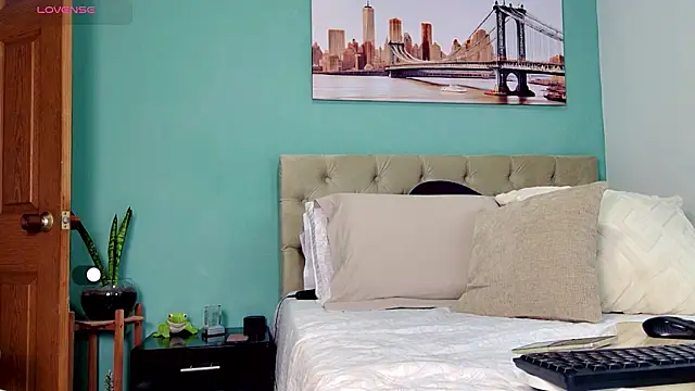 yanella fire online show from 02/16/26, 08:51