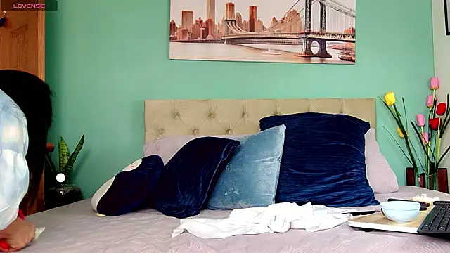 yanella fire online show from 03/04/26, 01:19