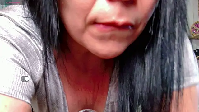 yanella fire online show from 04/18/26, 09:59