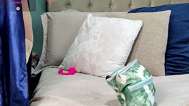 yanella fire online show from 10/25/25, 11:09