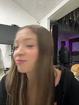 Victoria Adams14 online show from 12/19/25, 03:10